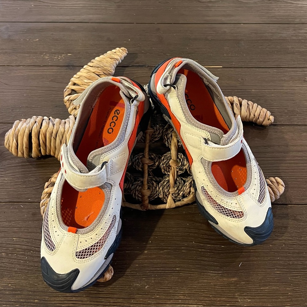 Ecco Mary Jane Receptor Hiking Shoes